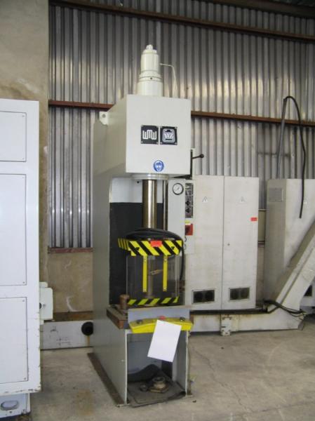 Used VEB PYE 25 S/1 1 Hydraulikpresse for Sale (Auction Premium) | NetBid Industrial Auctions